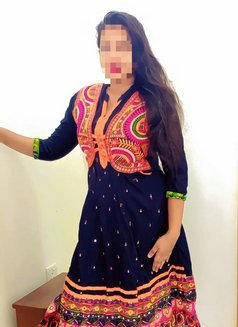 Banu - escort in Maldives Photo 8 of 13