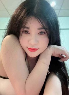 Bao Ngoc - escort in Hanoi Photo 1 of 5