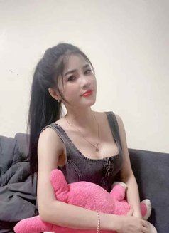 Bao Ngoc - escort in Hanoi Photo 3 of 5