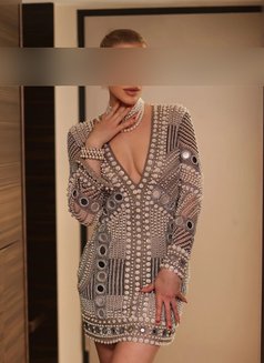 Barbara - escort in Munich Photo 6 of 7