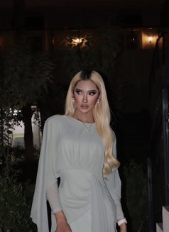 Barbie blonde - Transsexual escort in Jeddah Photo 9 of 13