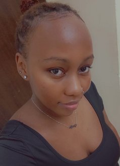 Barbie - escort in Khobar Photo 2 of 5