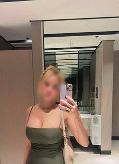 Barbie (Fashion Model) - escort in Singapore Photo 4 of 6