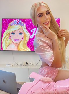 Barbie - Acompañantes transexual in Dubai Photo 9 of 12
