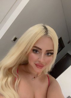Barbie - puta in Dubai Photo 7 of 7