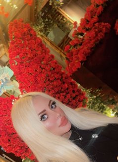 Barbie - puta in Dubai Photo 7 of 11