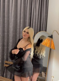 Barbie - puta in Dubai Photo 18 of 19