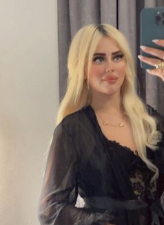 Barbie - escort in Dubai Photo 3 of 7