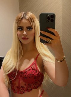Barbie - puta in Dubai Photo 3 of 5
