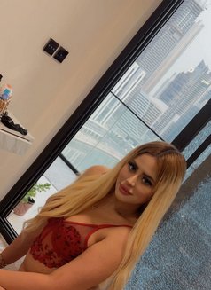 Barbie - puta in Dubai Photo 5 of 5