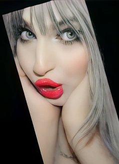 Barby - Transsexual escort in Cairo Photo 8 of 15