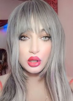 Barby - Transsexual escort in Cairo Photo 9 of 15
