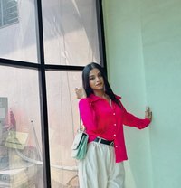 Barsha Singh - puta in Kolkata