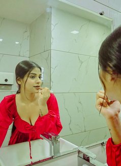 Barsha Singh - escort in Kolkata Photo 4 of 7
