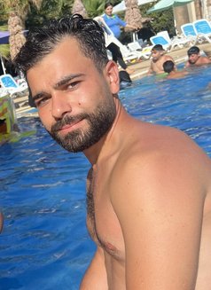 Bash - Male companion in Abu Dhabi Photo 3 of 4