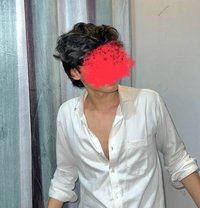 Batman - Acompañantes masculino in New Delhi