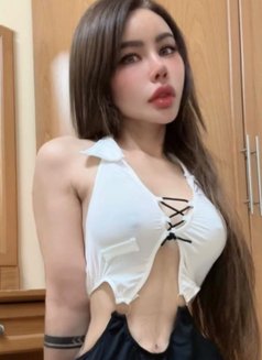 Bb Available - escort in Dubai Photo 2 of 7