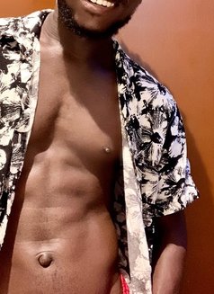Bbc 9 Inches - Acompañantes masculino in Dubai Photo 1 of 2