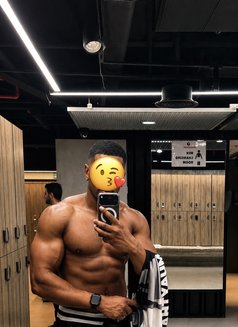 BBC Black - Male escort in Dubai Photo 6 of 8