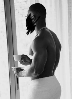 BBC BULL 8 INCH || MASSAGE THERAPIST - Male escort in New Delhi Photo 4 of 5