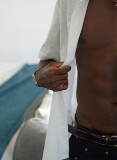 Bbc Diamond - Male escort in Manila Photo 4 of 4