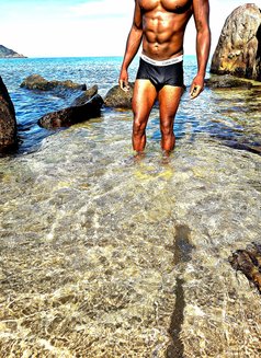 Bbc Luxury - Acompañantes masculino in Singapore Photo 2 of 5