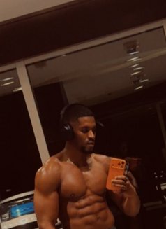 BBC Black - Male escort in Dubai Photo 4 of 4