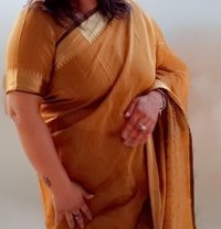 Bbw Bhabhi in d town - puta in Noida