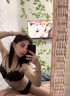 Bbyzee - Transsexual escort in Bali Photo 7 of 7