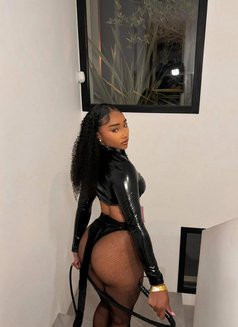 Mistress Diamond Olivia (Bdsm Queen) - Dominadora in Dubai Photo 2 of 12