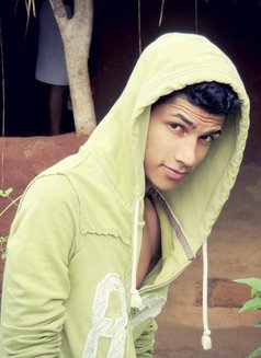 Be Happy - Acompañantes masculino in Dubai Photo 5 of 7