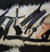 Be my bitch SLAVE hardfucker /poppers - Transsexual escort in Dubai Photo 30 of 30