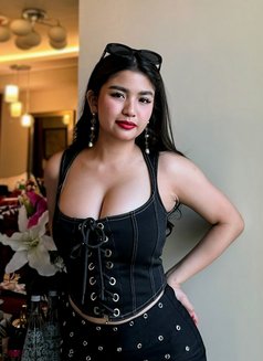 If you want the Best.. choose LYN - escort in Makati City Photo 12 of 25