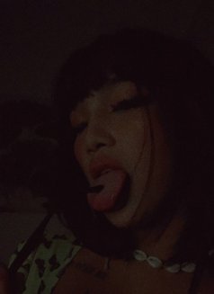 Bea Chu - escort in Manila Photo 9 of 12