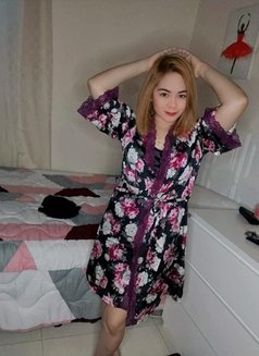 Bea - puta in Dubai Photo 9 of 22