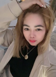 Bea - escort in Dubai Photo 24 of 25