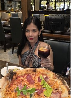 Bea - escort in Makati City Photo 8 of 12