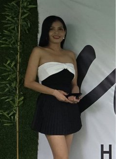 Bea - escort in Makati City Photo 9 of 12