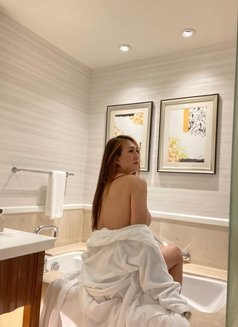 Bea Lee - masseuse in Makati City Photo 5 of 7