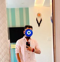 Bearded Bullseye - Male escort in Mumbai
