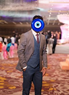 Bearded Bullseye - Male escort in Mumbai Photo 5 of 5