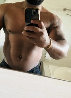 Beast - Male escort in Johannesburg Photo 3 of 3