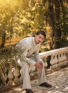 (Shaggy) beast straight escort - Male escort in New Delhi Photo 11 of 11