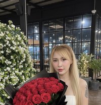 Bew - masseuse in Bangkok