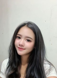 Beautiful Alysa - puta in Jakarta Photo 1 of 14