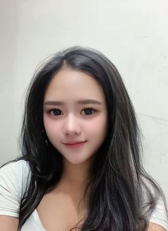 Beautiful Alysa - puta in Jakarta Photo 9 of 14