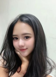 Beautiful Alysa - puta in Jakarta Photo 10 of 14