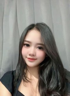 Beautiful Alysa - puta in Jakarta Photo 12 of 14