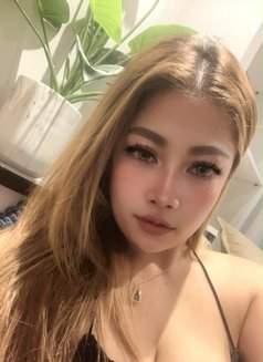 Beautiful girl - masseuse in Doha Photo 5 of 9