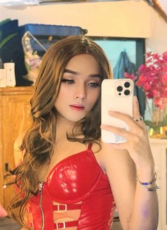 OF THE QUEEN BIG DICK DOM - Transsexual escort in Bali Photo 5 of 10